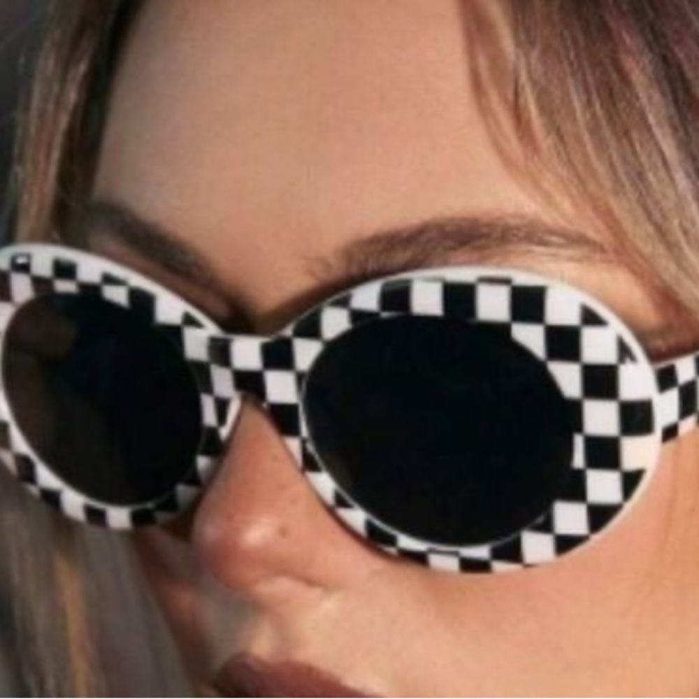 Round Frame Checkerboard Sunglasses - Picture 15 of 15